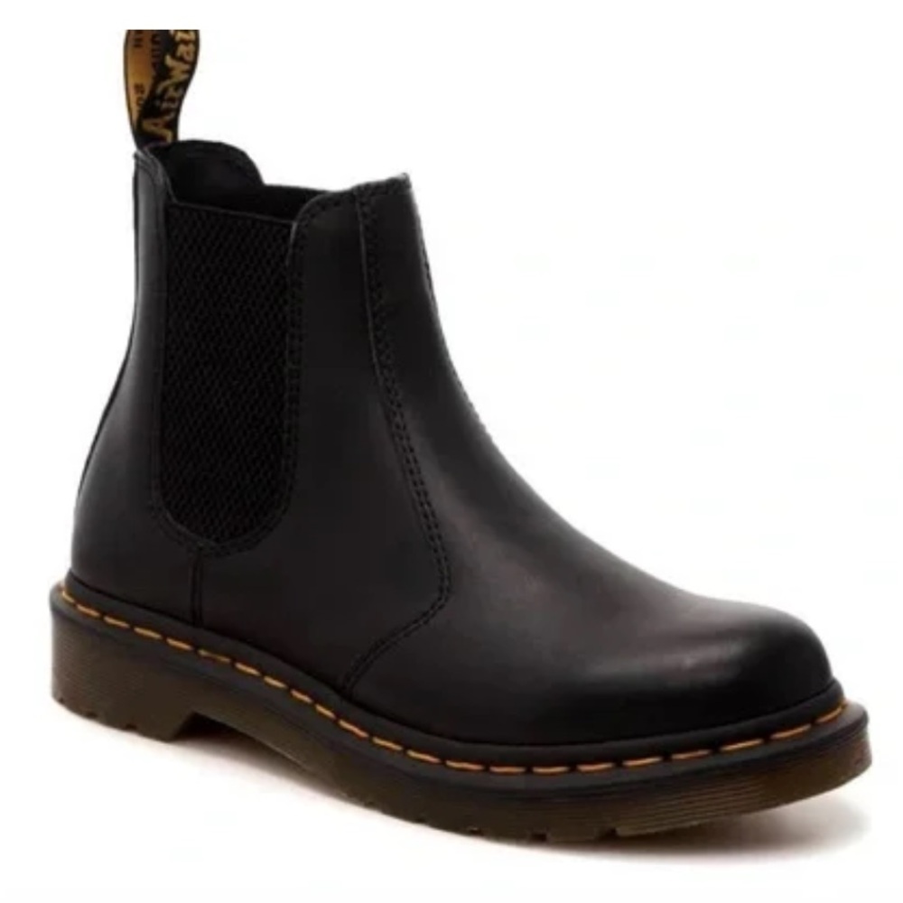 Dr. Martens 2976 Chelsea Boots. BLK Smooth Leather. Women’s US 7 UK 5 EU 38